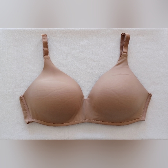 Soma Vanishing Wireless Bra, Size 38D - Picture 3 of 13